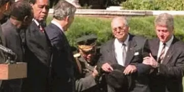 Clinton obliga a Balaguer a sellar la frontera dominicohaitiana