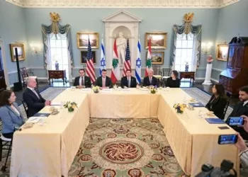 La diplomacia del humo y la guerra que no termina