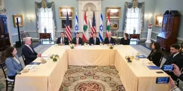 La diplomacia del humo y la guerra que no termina